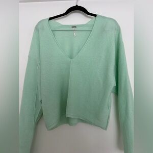 FREE PEOPLE 100% cashmere Mint Green V-Neck Women's Sweater